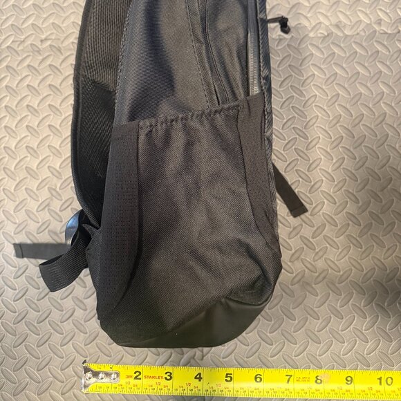 Triumph Motorcycle Back Pack with Rain Cover - Picture 8 of 8